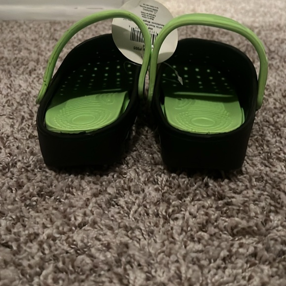 Crocs - Picture 3 of 6